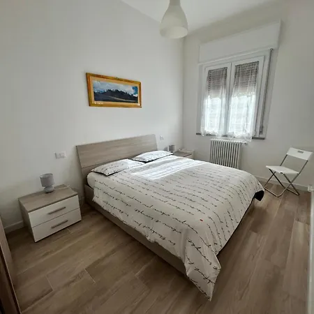Semesterbostad Sunflowers House Punta Marina