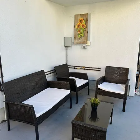Sunflowers House Semesterbostad