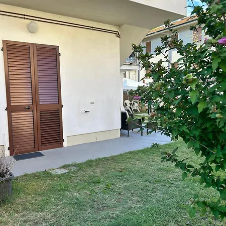 Holiday home Sunflowers House